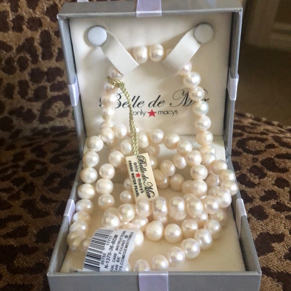Belle de Mer Pearl Necklace - Picture 6 of 7